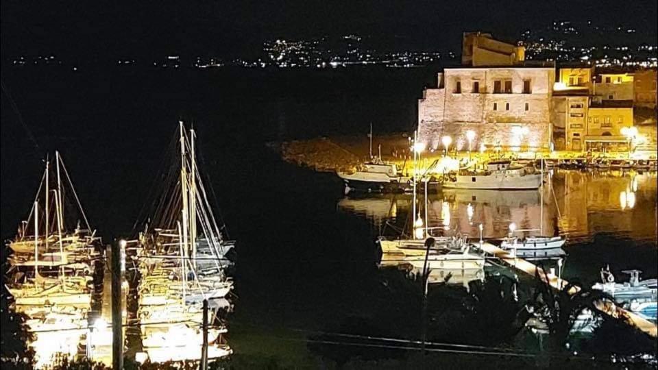 Casa Vacanza Corallo カステッランマーレ・デル・ゴルフォ エクステリア 写真