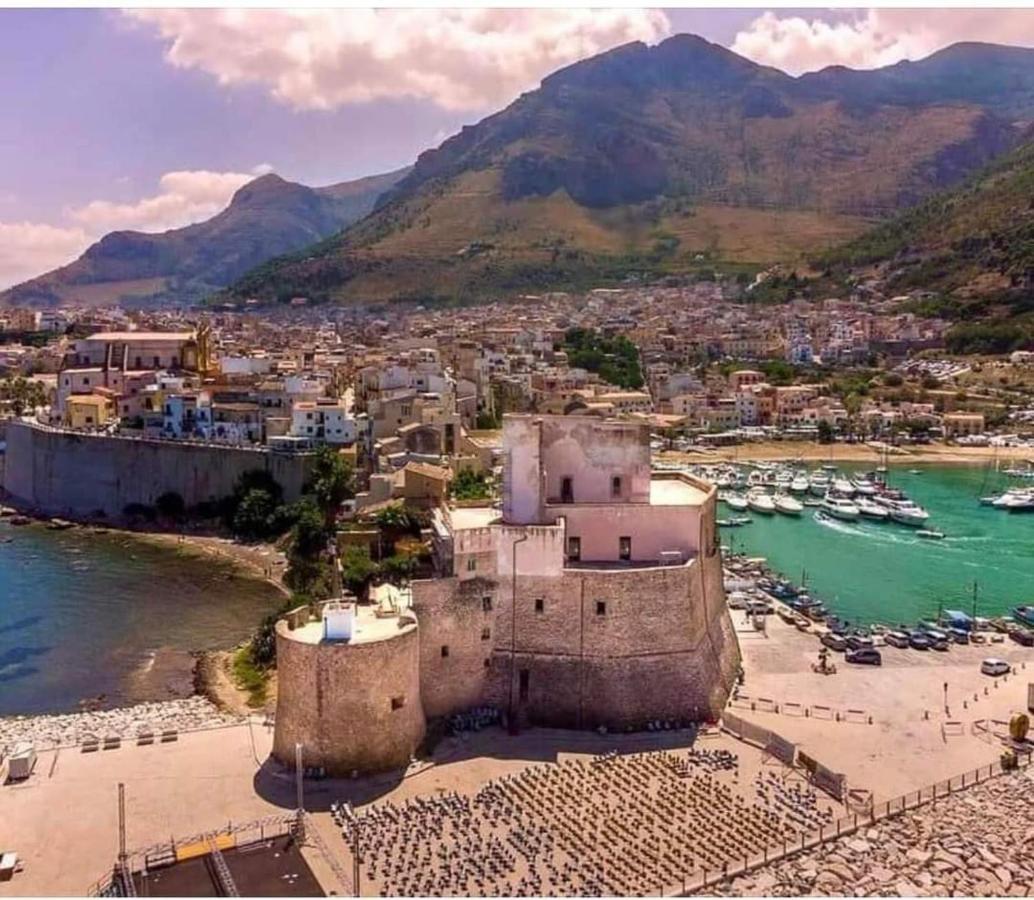 Casa Vacanza Corallo カステッランマーレ・デル・ゴルフォ エクステリア 写真